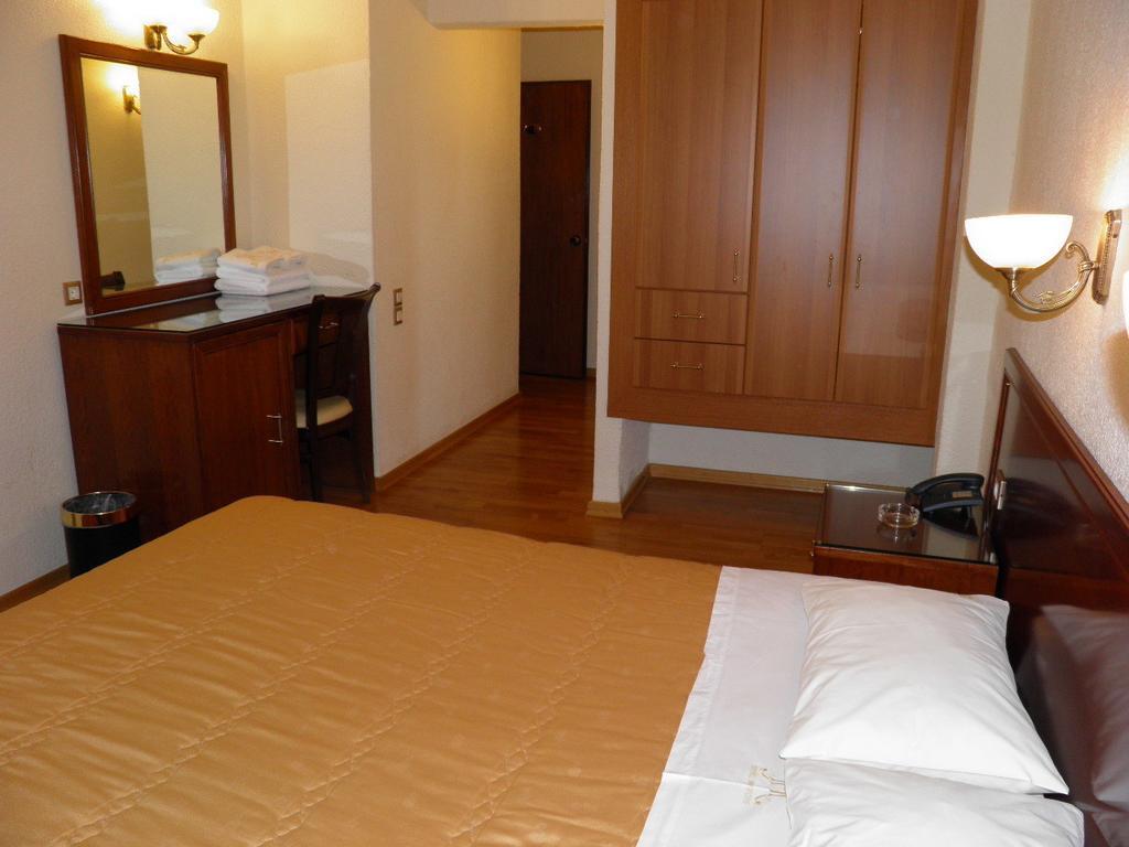 Hotel Meletiou Thebes Quarto foto