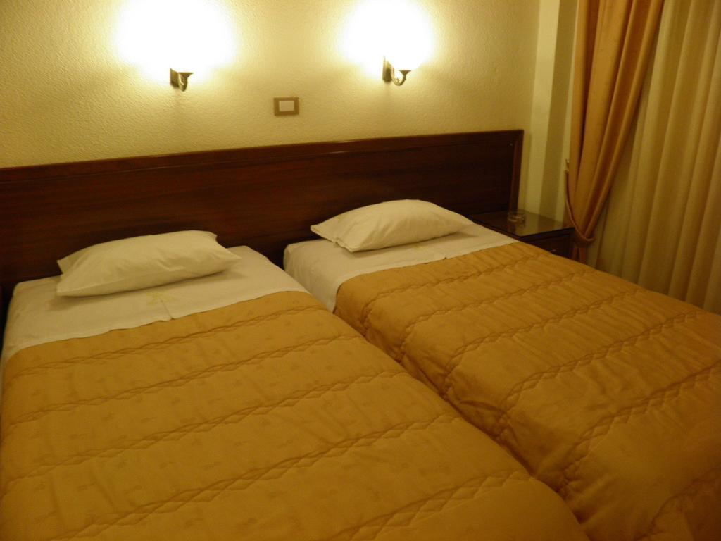 Hotel Meletiou Thebes Quarto foto